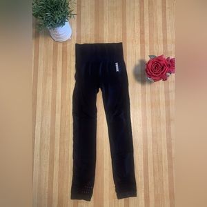 Gymshark women’s black leggings (S)
